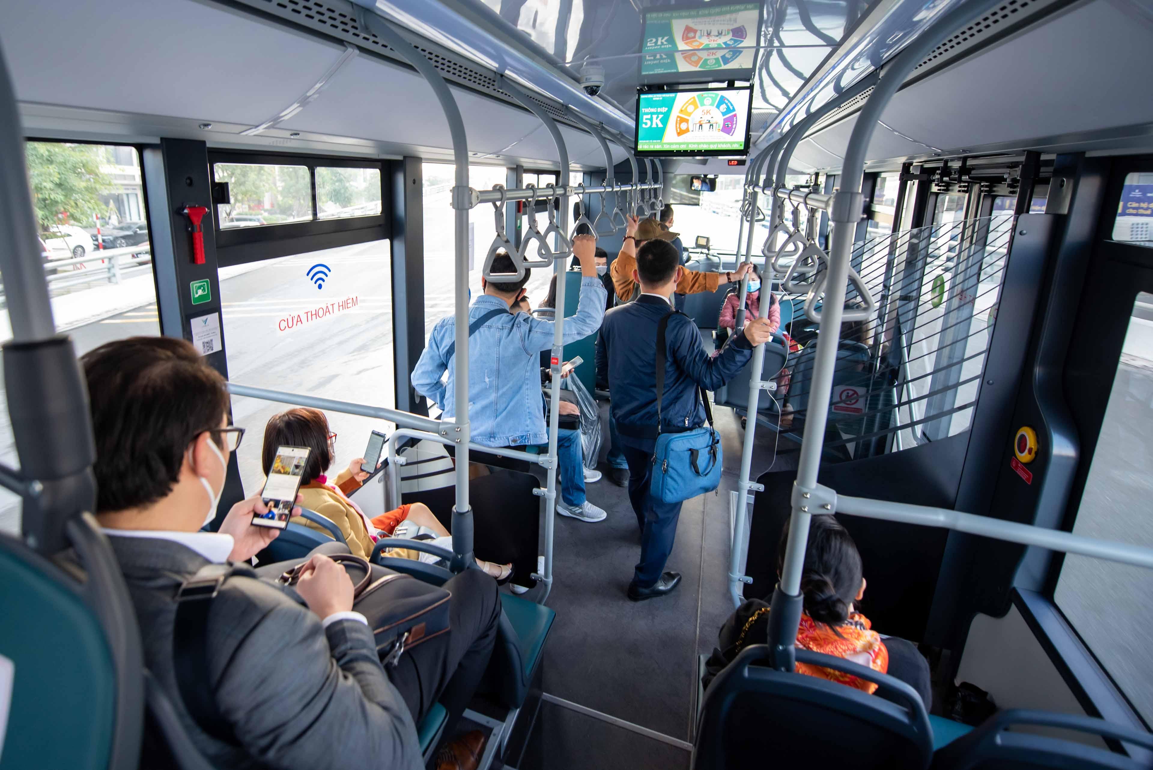 Xe buýt điện Vinbus chính thức tham gia mạng lưới vận tải công cộng Hà Nội - Giáo dục Việt Nam