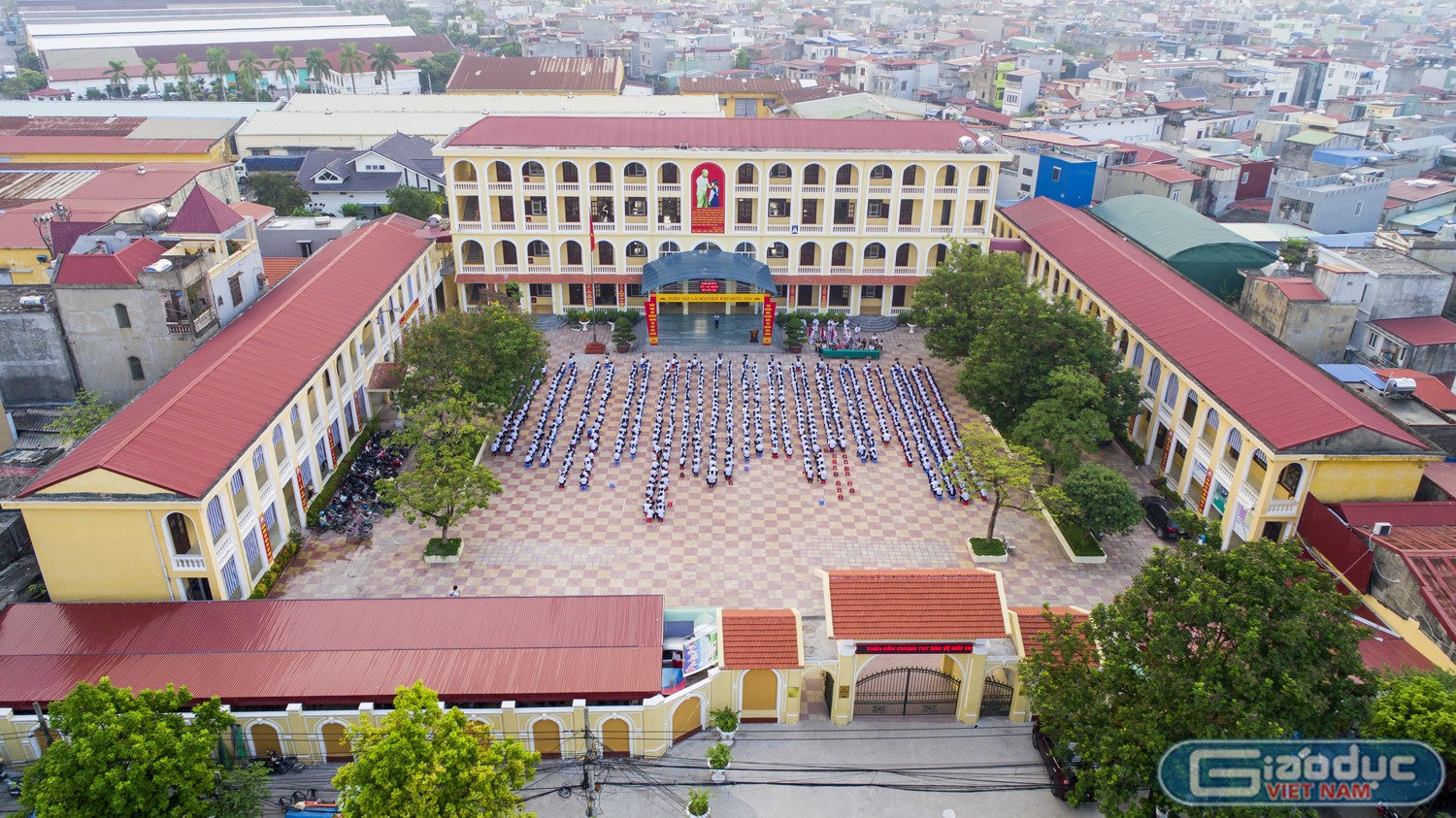 Tự hào Trường Trung học cơ sở Lạc Viên đạt chuẩn quốc gia mức độ Giáo dục Việt Nam