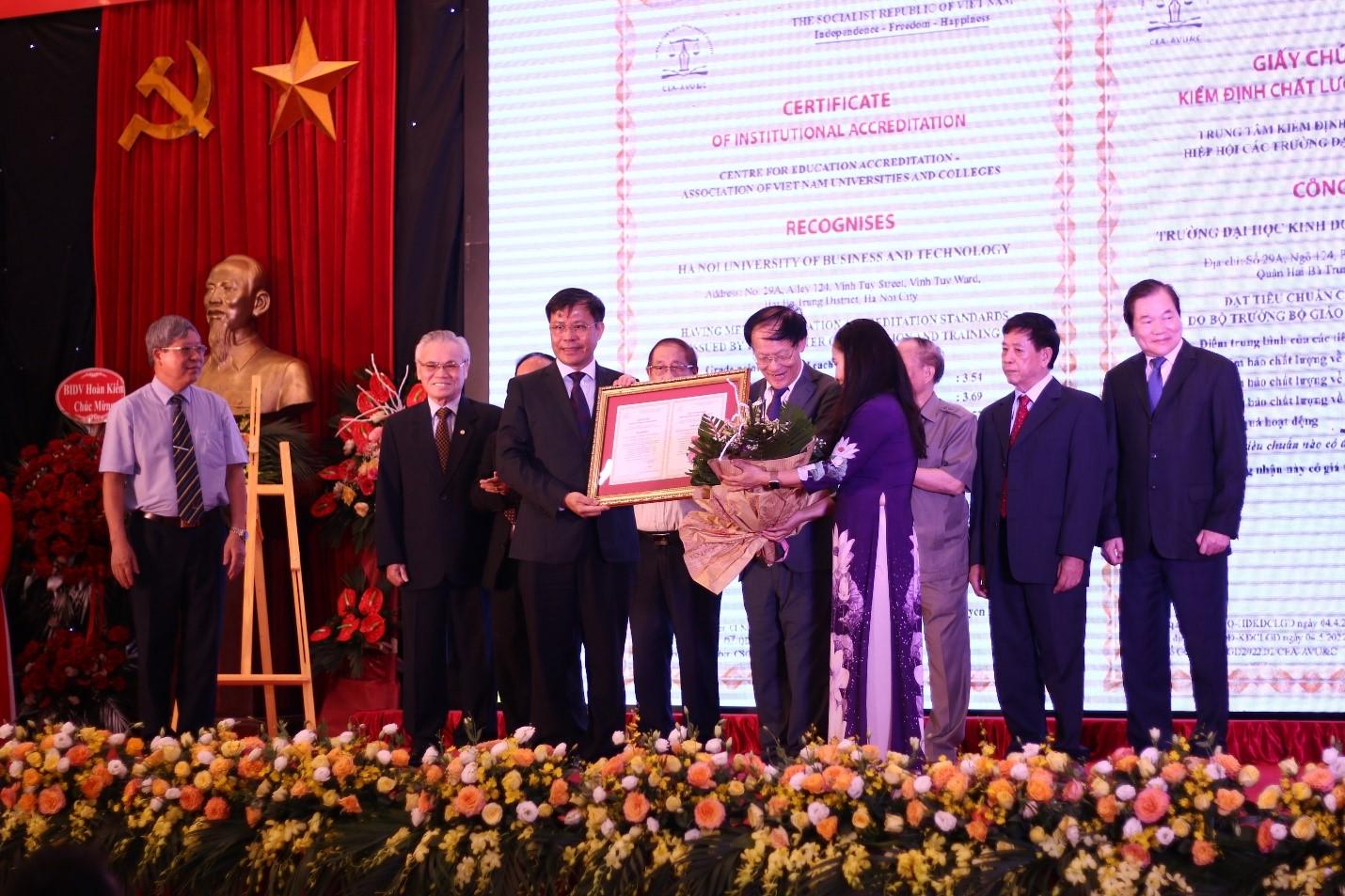 Trường ĐH Kinh doanh và Công nghệ Hà Nội đạt chuẩn kiểm định chất lượng giáo dục - Giáo dục Việt Nam