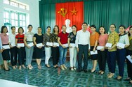 Sở Giáo dục và Đào tạo tỉnh Nghệ An hỗ trợ giáo viên và học sinh nghèo
