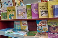 Bộ Giáo dục nêu lý do thời gian qua học sinh phải mua nhiều sách tham khảo