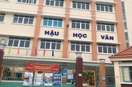 Kỷ luật giáng chức hiệu trưởng trường Hồ Văn Long do có thiếu sót trong quản lý