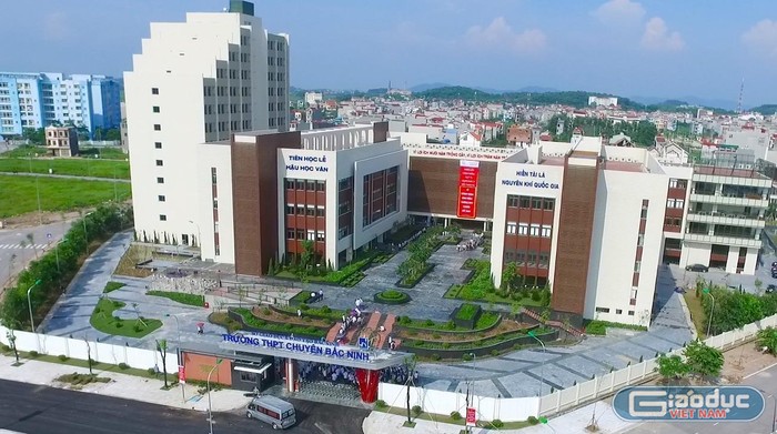 Cấp 1 tỷ mua nhà cho Giáo sư về Chuyên Bắc Ninh dạy, Hiệu phó nhà trường chia sẻ