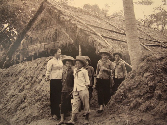 Những bức ảnh đen trắng quý hiếm về học sinh thời chiến - Giáo dục Việt Nam