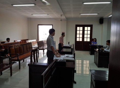 Cựu giáo viên kiện Hiệu trưởng Trường Lê Hồng Phong ra tòa dân sự