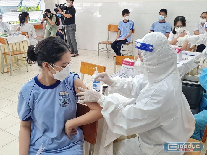 Từ ngày 22/11, Thành phố Hồ Chí Minh sẽ tiêm vắc xin mũi 2 cho trẻ từ 12-17 tuổi