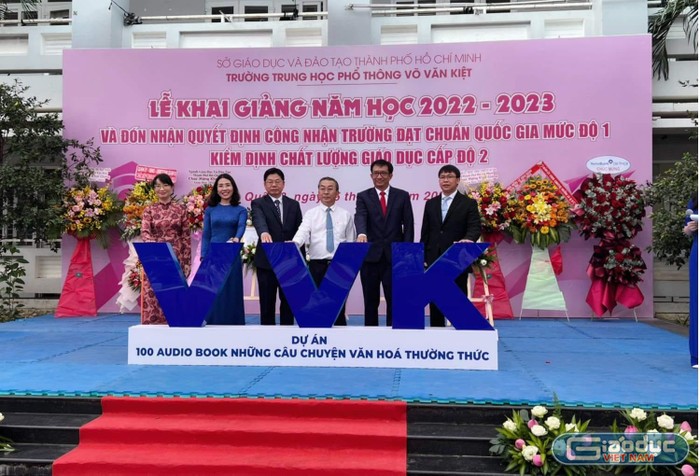 Bí thư Nguyễn Văn Nên dự lễ khai giảng trường có lịch sử lâu đời nhất Việt Nam ảnh 6
