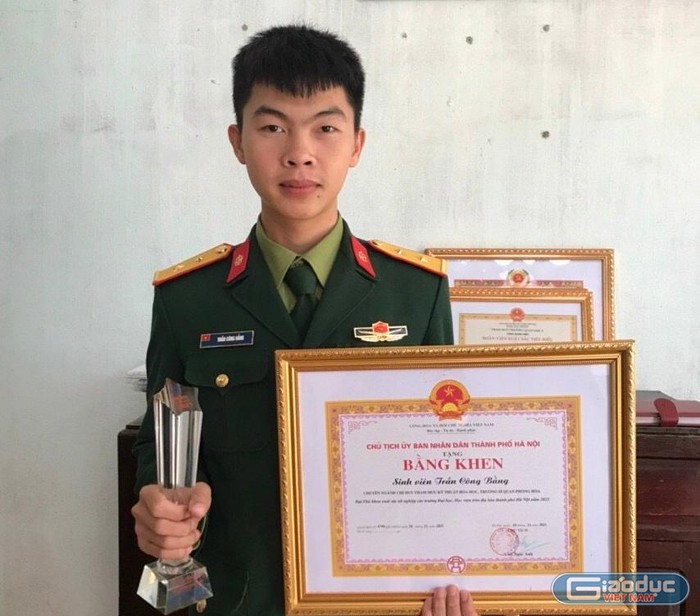 Chàng trai Quảng Bình và hành trình đạt Thủ khoa Trường Sĩ quan Phòng hóa 